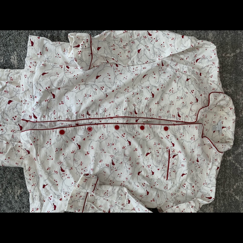 Pajamas. Cardinals and small red berries. Smoke free home.